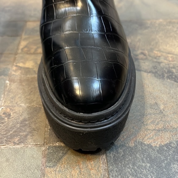 BP Cait Black Crocodile Embossed Platform Chelsea Boots Size 10 - Picture 8 of 13